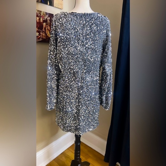 EXPRESS PLUNGING NECKLINE SEQUINED DRESS - Picture 6 of 6